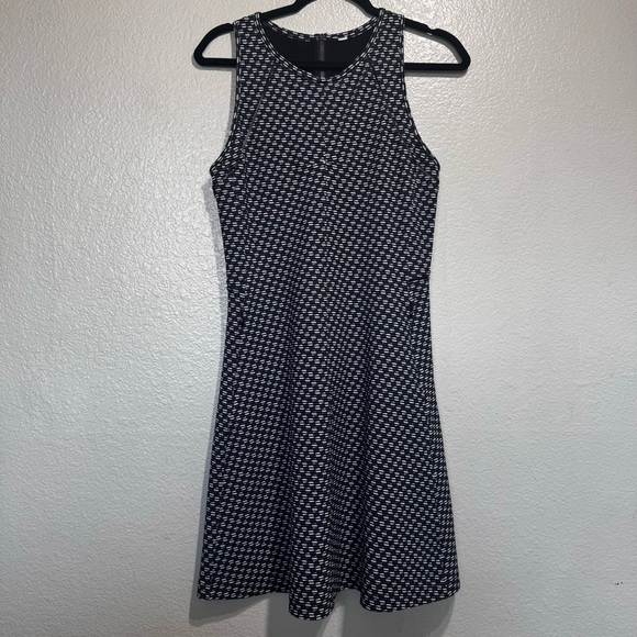 Lululemon Til Dawn Black White Deep Dive Dress Size 8 - Picture 6 of 16